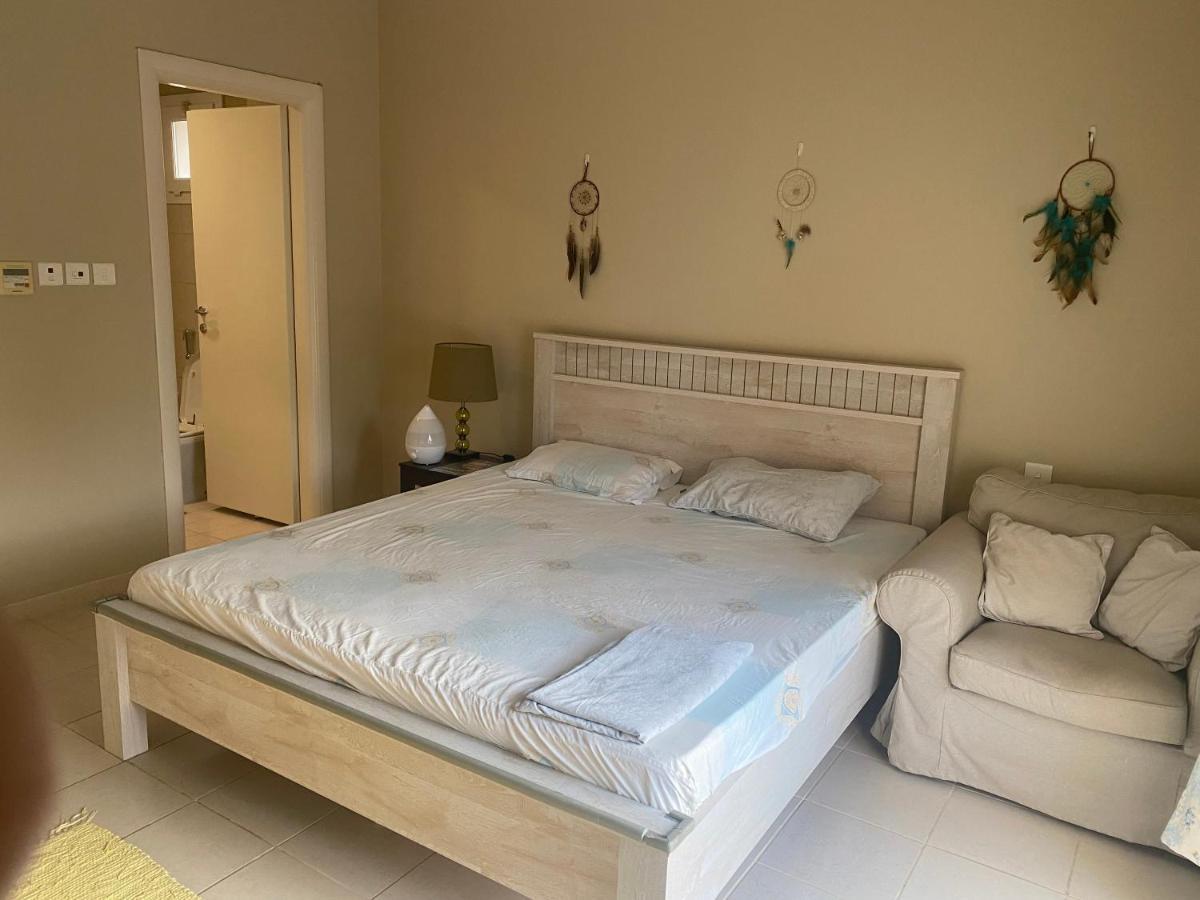 Spacious 4-Bedroom Villa, Children Friendly Dubai Buitenkant foto