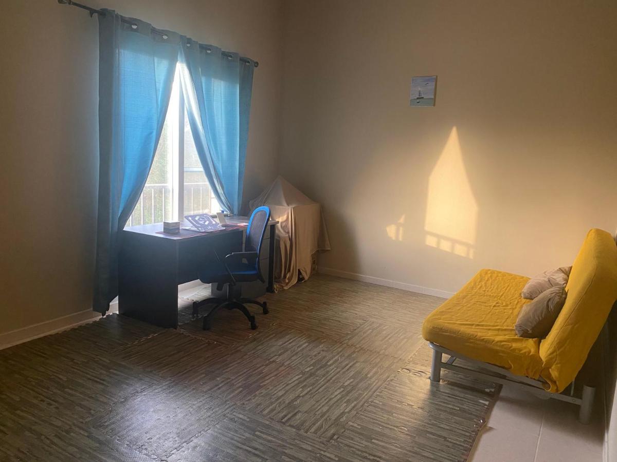 Spacious 4-Bedroom Villa, Children Friendly Dubai Buitenkant foto